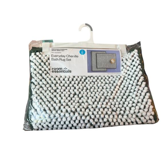Room Essentials White/Dark Green Everyday Chenille Bath Rug Set Of Two - Picture 2 of 5
